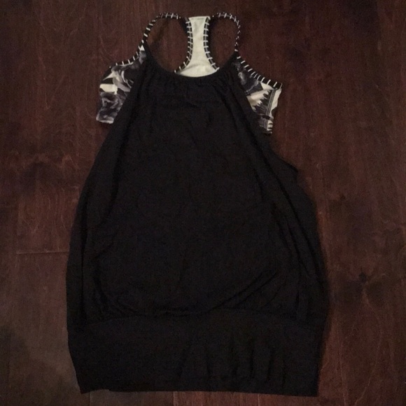 Lululemon tank with built in bra - Picture 1 of 2